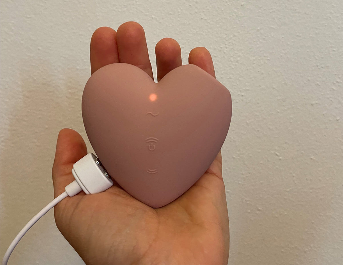 satisfyer cutie heart preparazione e accensione 2