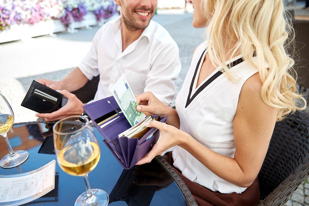 Che tu sia uomo o donna, non aspettare che l’altro paghi il conto